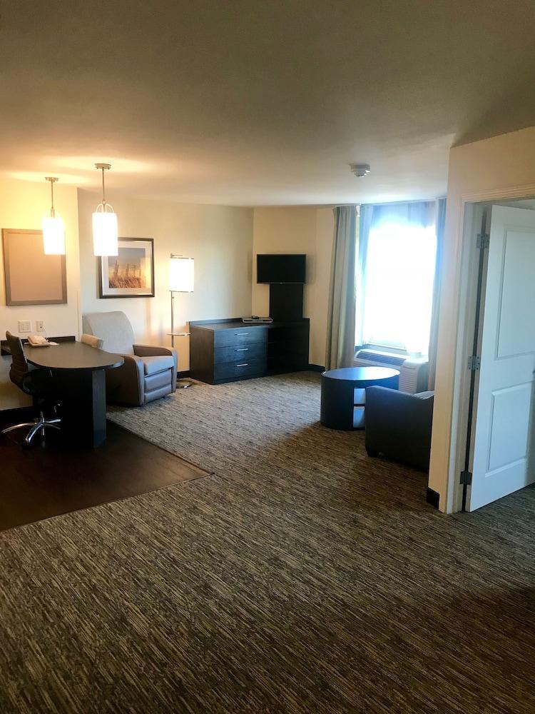 Candlewood Suites Lincoln By Ihg Zewnętrze zdjęcie